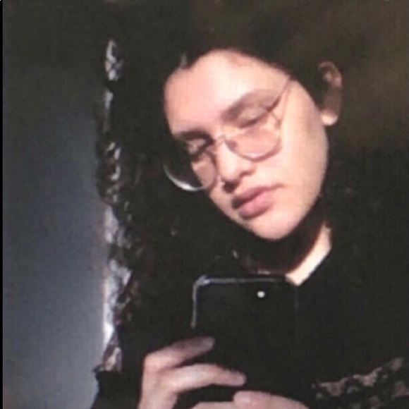 Meet your Posher, Jenaye - Picture 1 of 1